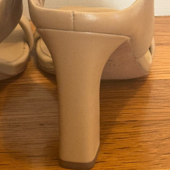 VINCE Quinn Leather Sandals Tan Nude Block Heels Shoes Size 7.5 7 1/2 Designer - Picture 9 of 14